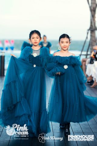  PINKOCEAN - Đầm Công Chúa Trễ Vai 69 (Xanh Thẫm) 