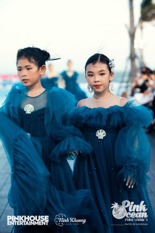  PINKOCEAN - Đầm Công Chúa Vai Phồng 67 (Xanh Thẫm) 