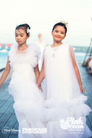  PINKOCEAN - Đầm Công Chúa Sát Nách 3 Tầng 46 (Trắng) 