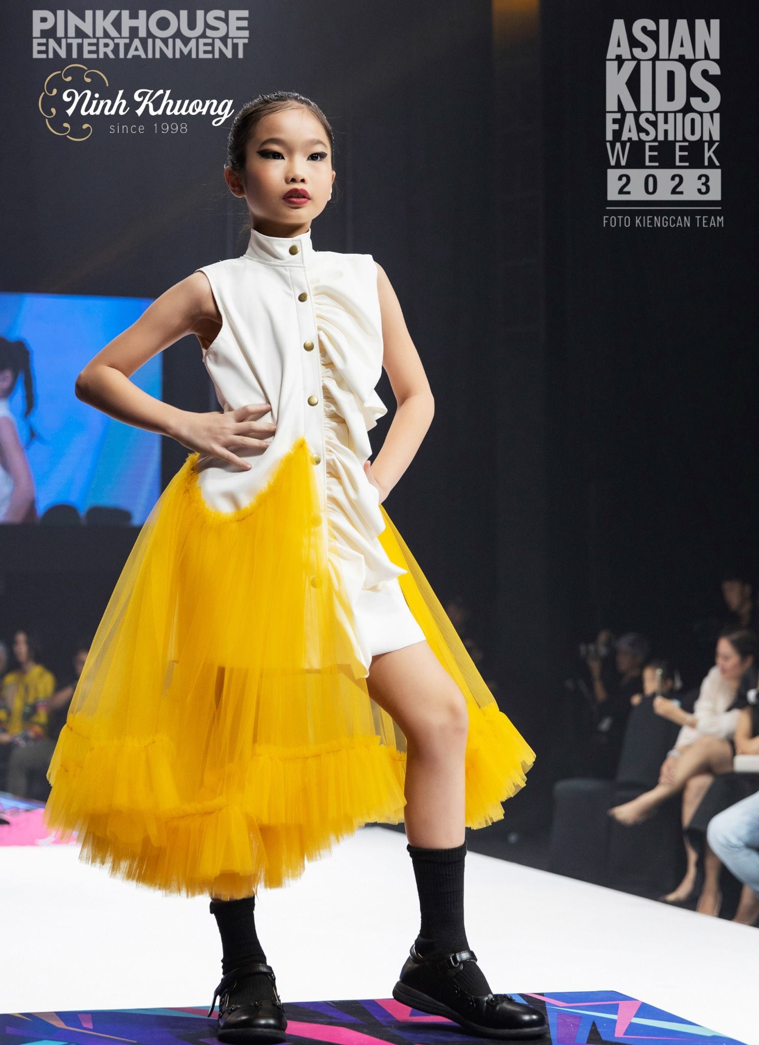 Đầm da tùng xòe kiểu (trắng) | Ninh Khương - AKFW 2023 