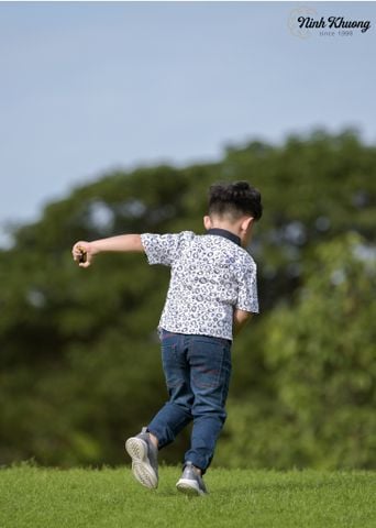  Quần jean bé trai chỉ đỏ 