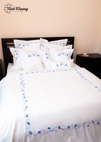 Bedding set: Duvet cover, fitted sheet, double bed pillows - Blue Seashell (duvet cover 220x240, fitted sheet 270x320, pillows 50x70, 60x60, 45x45, 25x50/pair) - quilted wrap. 
