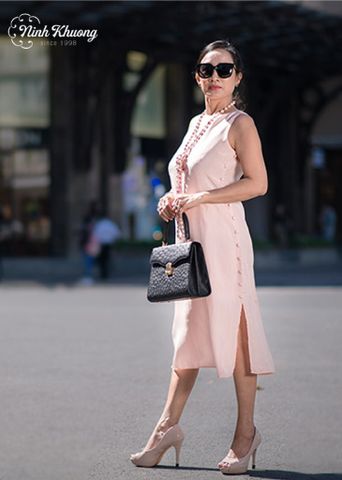  Dress with two-button side 