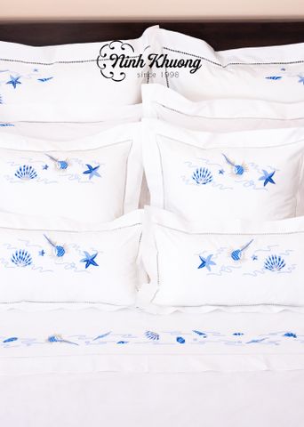  Bedding set: Duvet cover, fitted sheet, double bed pillows - Blue Seashell (duvet cover 220x240, fitted sheet 270x320, pillows 50x70, 60x60, 45x45, 25x50/pair) - quilted wrap. 