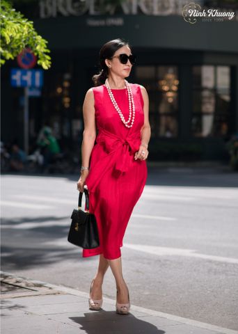  Đầm lụa sát nách thắt eo 