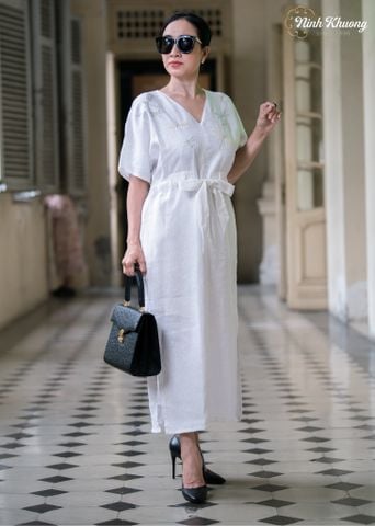  V-neck dress with elastic waistband 