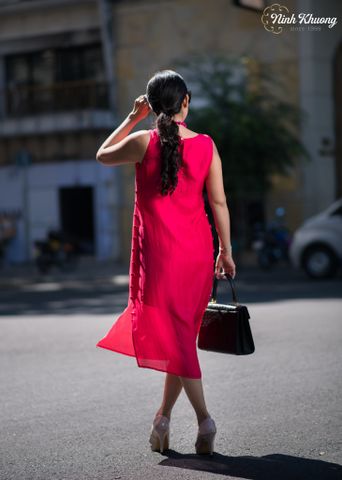  Dress with two-button side 