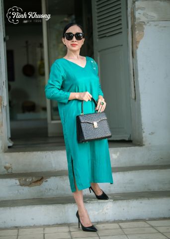  Silk dress with two flaps - green 