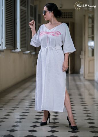  Dress with V-neck, small tied straps, and embroidered dragonflies 