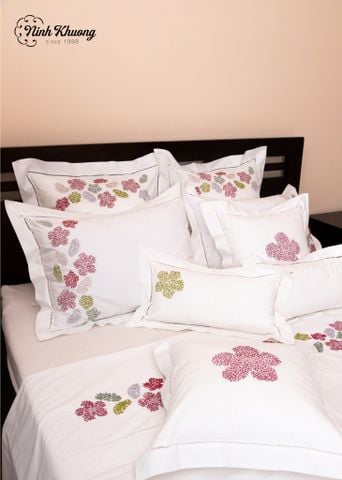  Bedding set: Duvet cover, fitted sheet, double bed pillows - Colorful Fireworks (duvet cover 220x240, fitted sheet 270x320, pillows 50x70, 60x60, 45x45, 25x50/pair) - quilted wrap. 