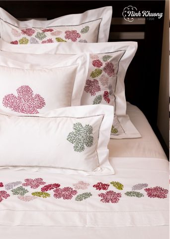  Bedding set: Duvet cover, fitted sheet, double bed pillows - Colorful Fireworks (duvet cover 220x240, fitted sheet 270x320, pillows 50x70, 60x60, 45x45, 25x50/pair) - quilted wrap. 