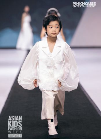  Bell-sleeve shirt and short pants set - La Vie En Rose 