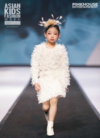  Jewel-Embellished Blouse & Skirt Set - La Vie En Rose 