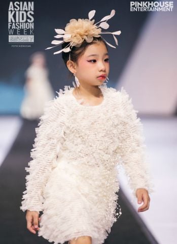  Jewel-Embellished Blouse & Skirt Set - La Vie En Rose 