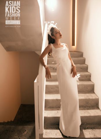  Maxi dress hugged with feather embellishments - La Vie En Rose 