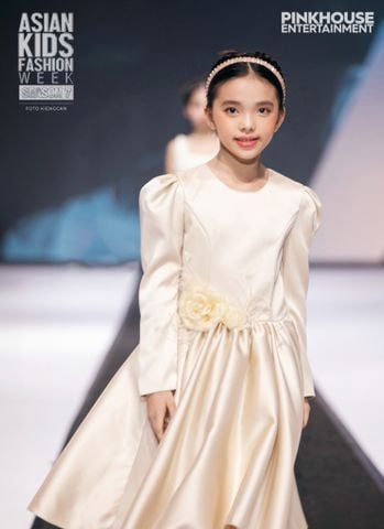  Classic Lady Dress - La Vie En Rose 