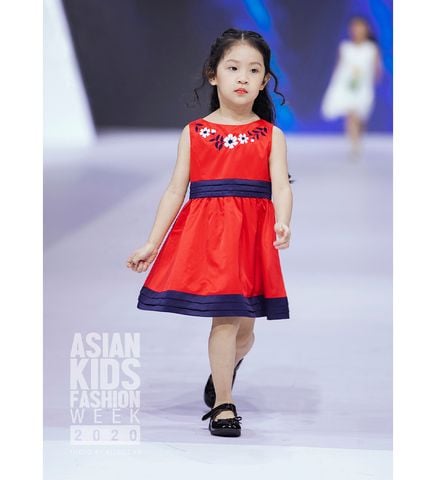  Red dress with waistband 