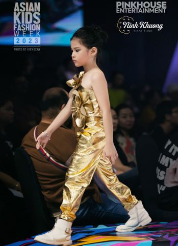  Cross-shoulder style top + long pants (yellow) | Ninh Khương - AKFW 2023 