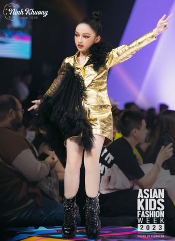  Vest kiểu + Chân váy (Vàng ánh kim) - 10Y(79-71-90) | BST Mirror 