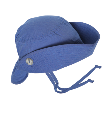  Hat with two-button rear closure 