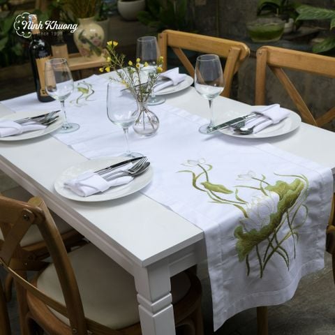  Long tray with white lotus flowers 