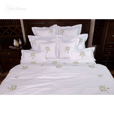  Double bed bedding set - White Bowtie Daisy (duvet cover 220x240, fitted sheet 270x320, pillows 50x70, 60x60, 45x45, 25x50/pair) - wrapped in CIP fabric 