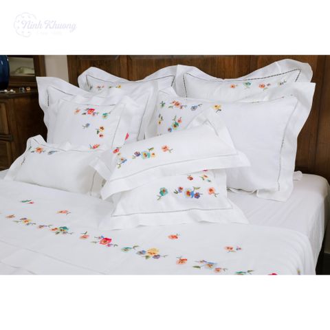  Bedding set - Assorted Pansy Colors (duvet cover 220x240, fitted sheet 270x320, pillows 50x70, 60x60, 45x45, 25x50/pair) - wrapped in white linen fabric 