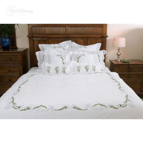  Bedding set - Winter Green (duvet cover 220x240, fitted sheet 270x320, pillows 50x70, 60x60, 45x45, 25x50/pair) - wrapped in black linen fabric 