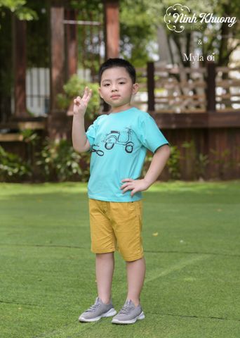  Short-sleeved green t-shirt for boys 