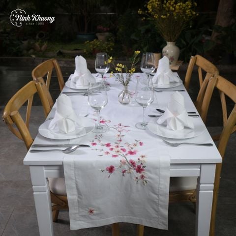  Long tray with plum blossom branches and pink flowers 