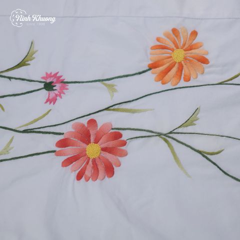  Long tray with assorted colorful daisies 