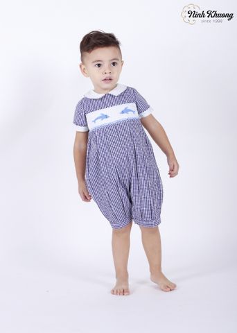  Short-sleeved smock jumpsuit with a pointed collar and fitted waist 