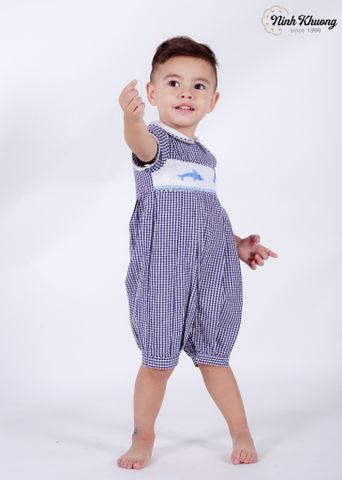  Short-sleeved smock jumpsuit with a pointed collar and fitted waist 