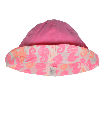  Six-panel cap 