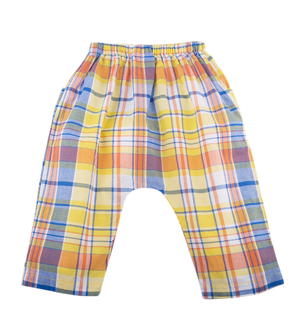  Infant bodysuit with two snap buttons at the bottom 