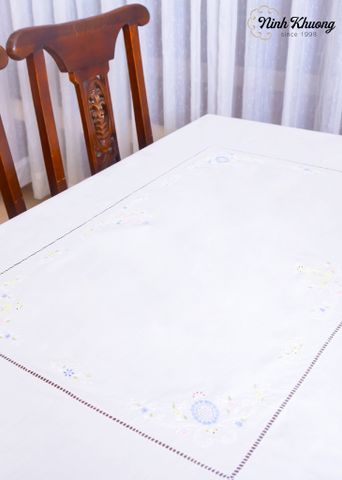 Rectangular tablecloth - CIP - Oval pattern in color/white. 