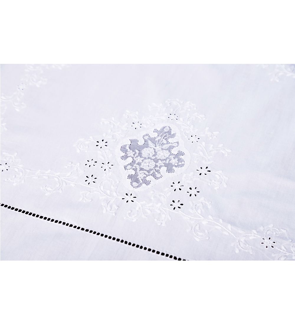  Table Cloth - Khăn bàn 12K175x300 - CIP - Organza 