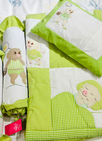  Mền Thêu hình heo dễ thương 