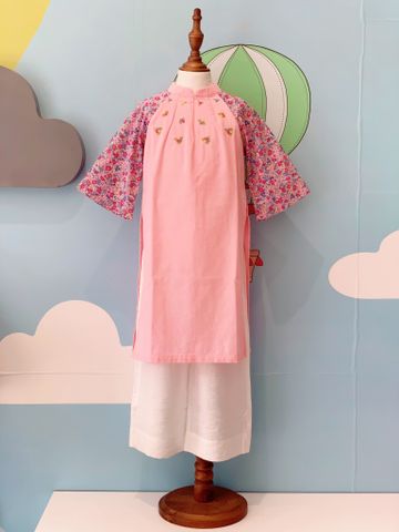  Ninh Khuong's premium velvet pleated Ao Dai is a top-tier choice. 