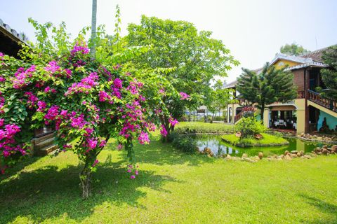  Phố Hội Riverside Resort 