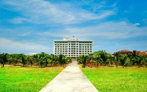  Gold Coast Hotel Resort & Spa - Quảng Bình 