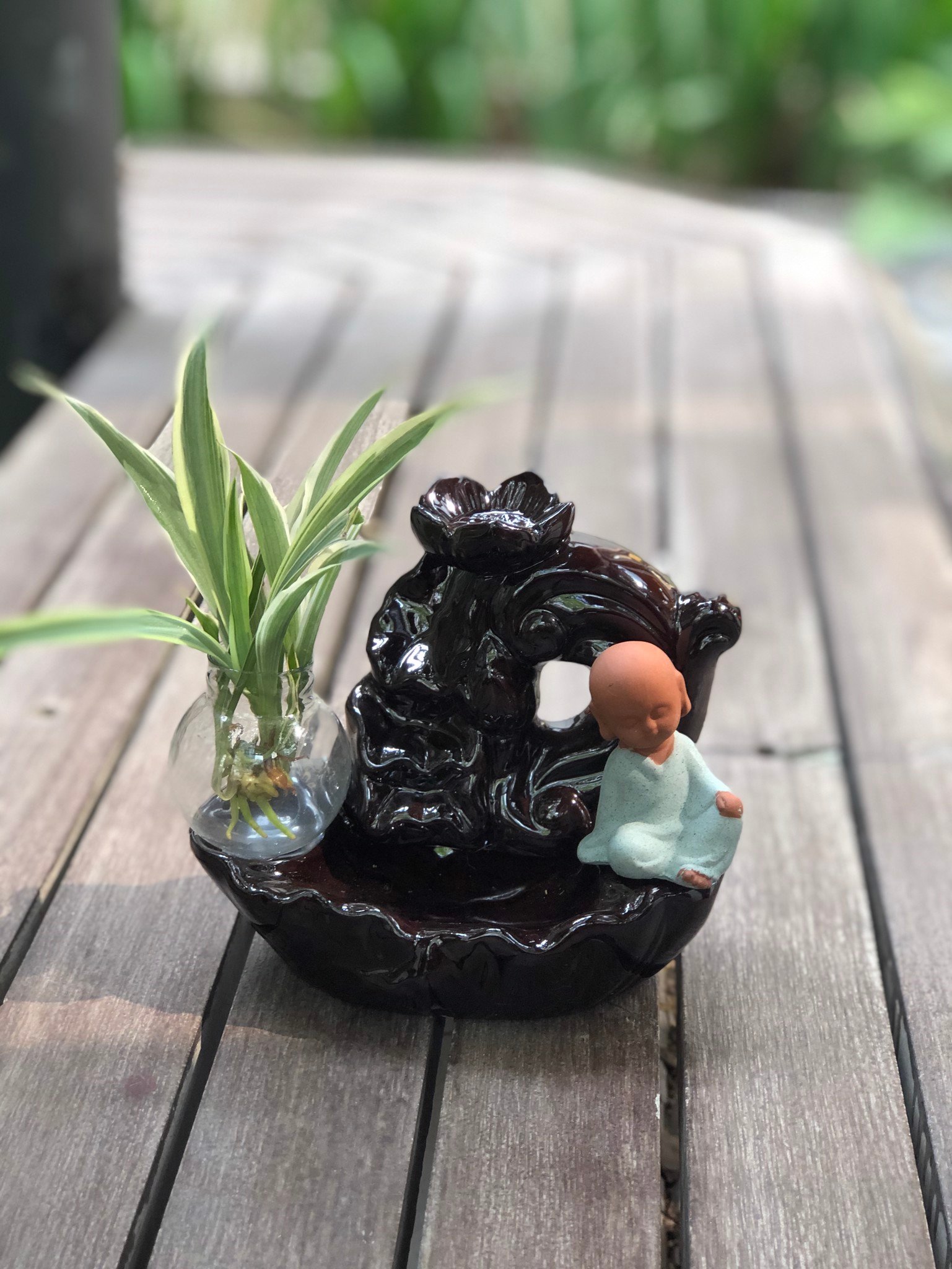 Đốt trầm tháp tầng – Nhà sách Thái Hà