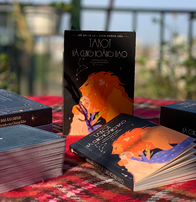 Bộ thẻ bài Tarot và Cung hoàng đạo (Bộ bài và sách hướng dẫn) – Nhà sách Thái Hà