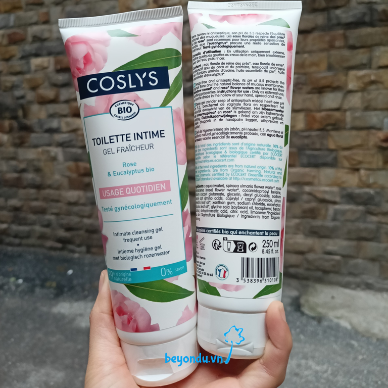  Dung dịch vệ sinh phụ nữ dùng hằng ngày hữu cơ Coslys 250ml và 500ml (hương hoa hồng & bạch đàn) 