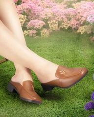 Dép Bít Mũi Hạnh Dung Da Mềm Thêu Lá HD04932AD