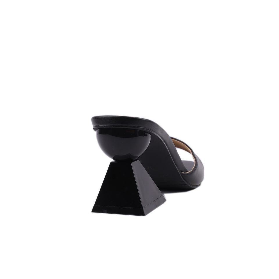Dép Cao Gót Hạnh Dung Bản Ngang Gót Vuông Cách Điệu HD02147AB