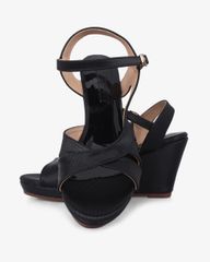 Sandal Đế Xuồng Hạnh Dung Nhiều Dây Nối Bên 9F HD02242AB