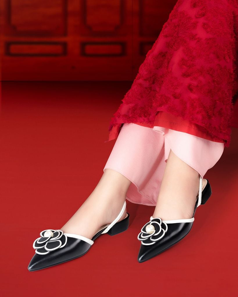 Giày Sandal Hạnh Dung Bít Mũi Hoa Ngọc Trai HD1133AV