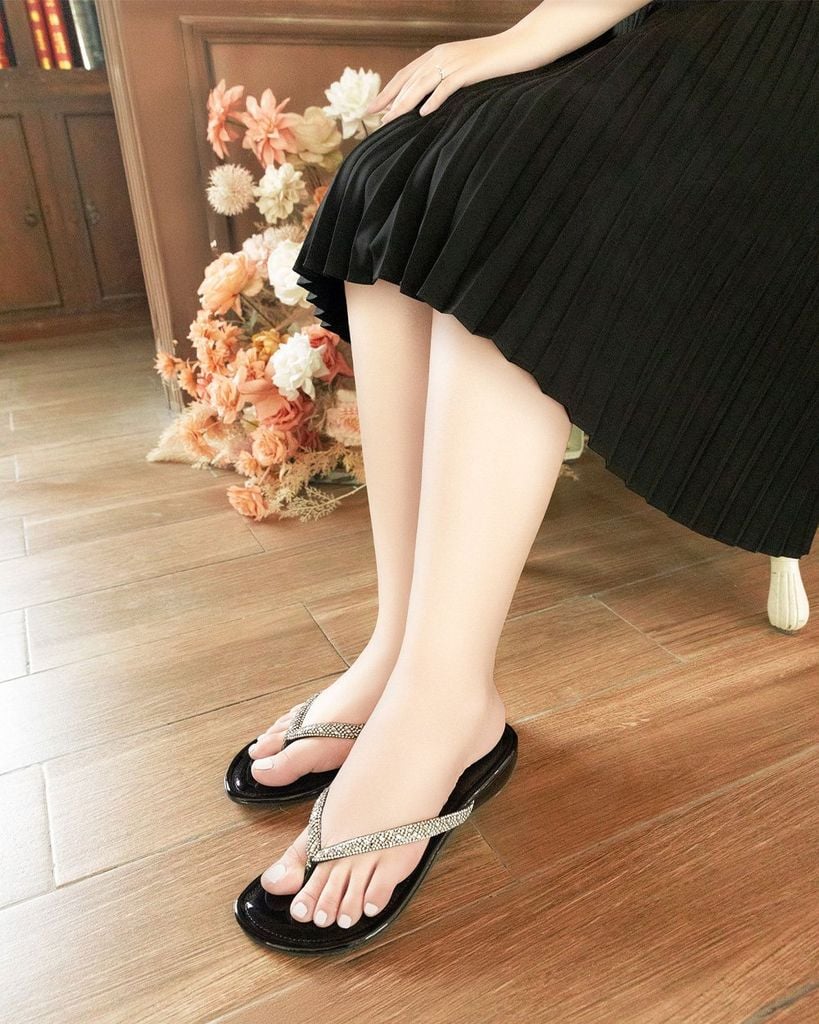 Dép Đế Xuồng Hạnh Dung Kẹp Xỏ Ngón Dây Xoàn HD12280AM