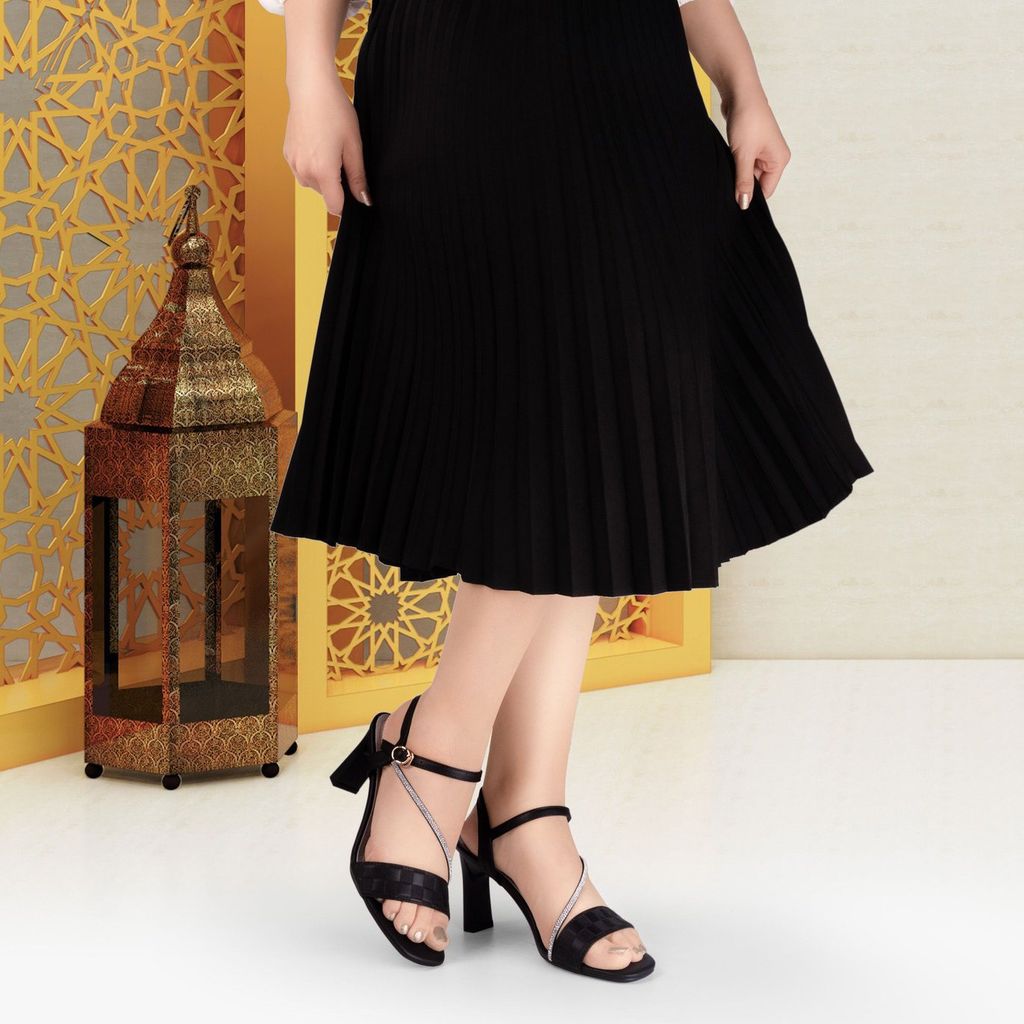 Sandal Cao Gót Hạnh Dung Bản Ngang Caro Dây Đính Đá HD27210BI